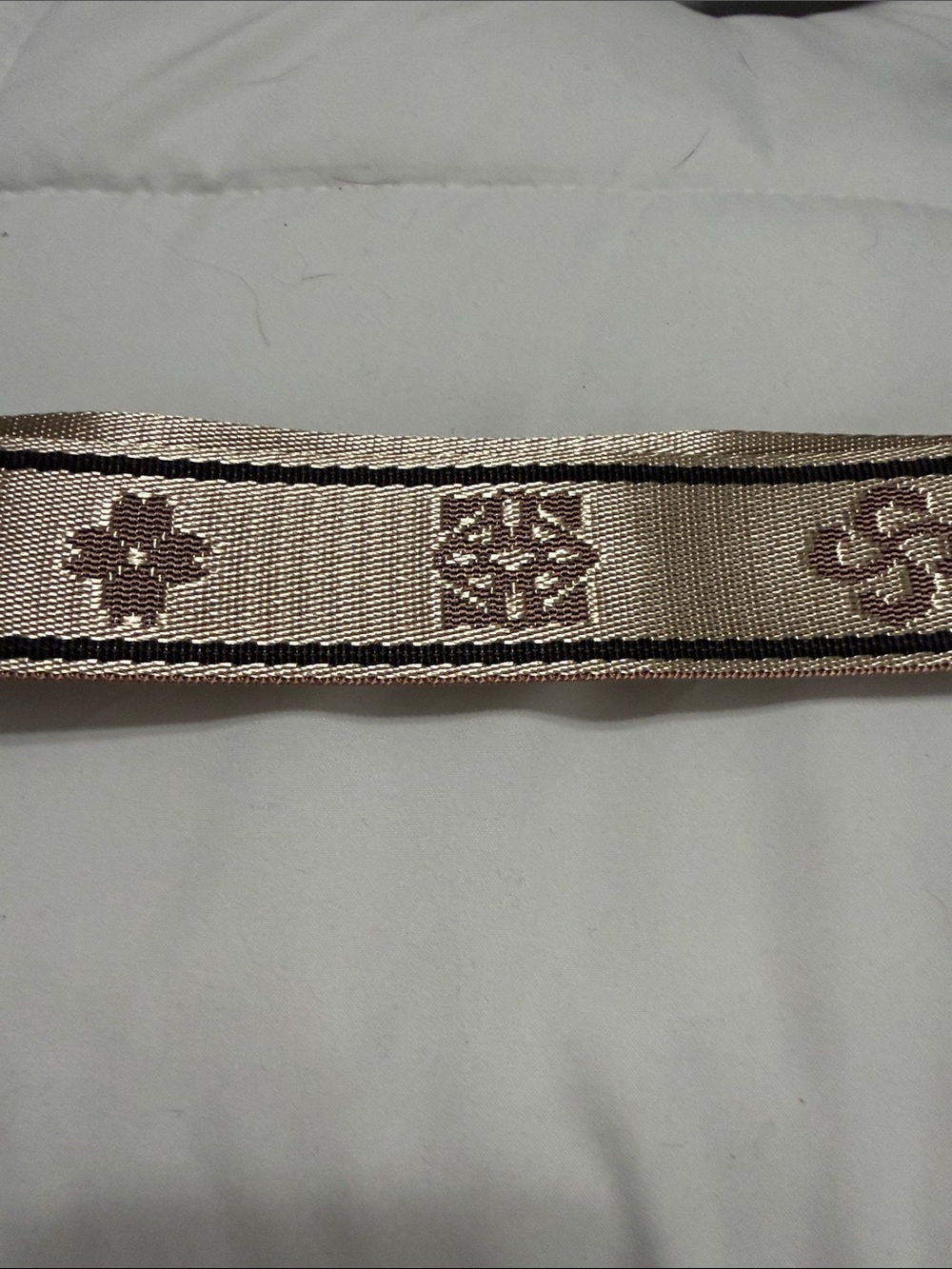 Beige and gold woven jacquard Woven Guitar Strap/crossbodystrap - Picture 6 of 9